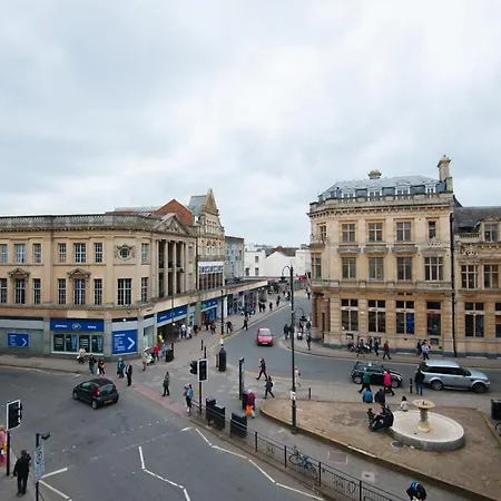 Two Bedroom Duplex Town Centre Serviced Apartment Cheltenham Exterior photo